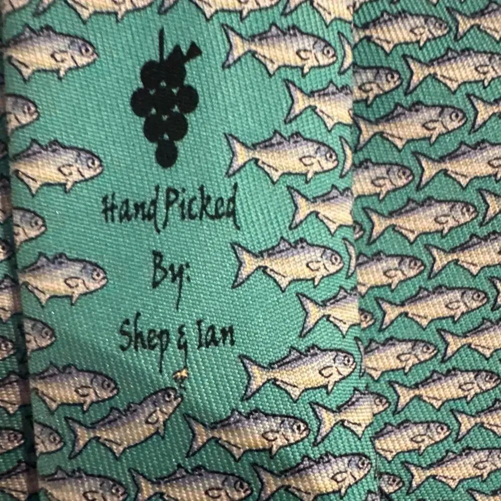 Vineyard Vines Men's Silk Woven Pointed Fish Animal Print Tie Green/Blue